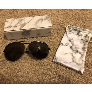 KHLOE KARDASHIAN COLLECTION DIFF SUNGLASSES
